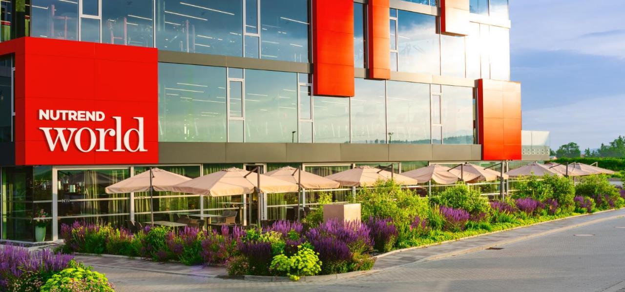 Nutrend World Hotel Olomouc Bagian luar foto