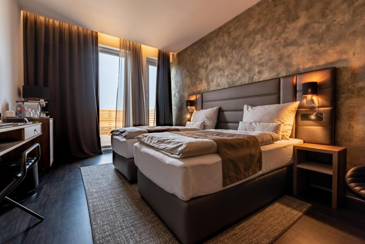 Nutrend World Hotel Olomouc Bagian luar foto