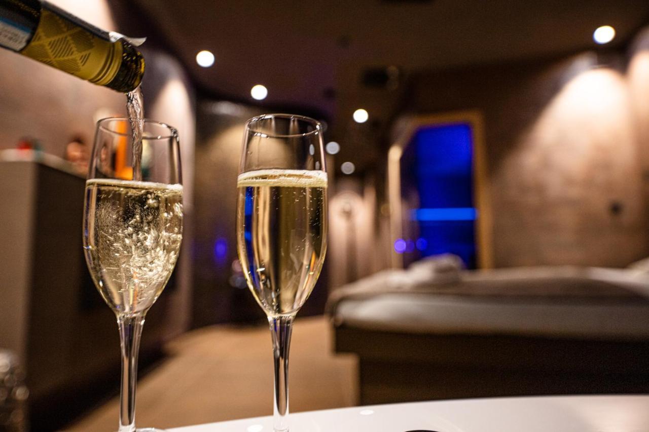 Nutrend World Hotel Olomouc Bagian luar foto