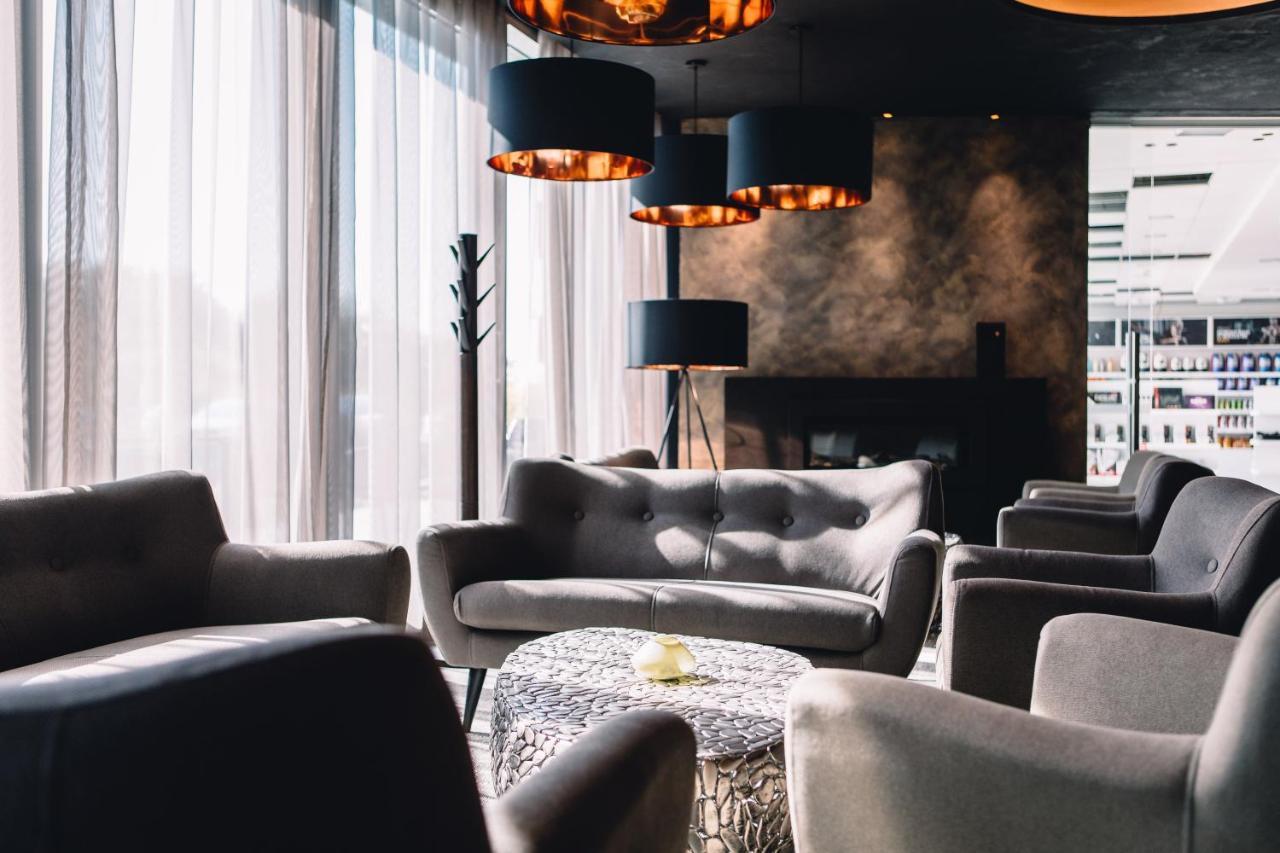 Nutrend World Hotel Olomouc Bagian luar foto