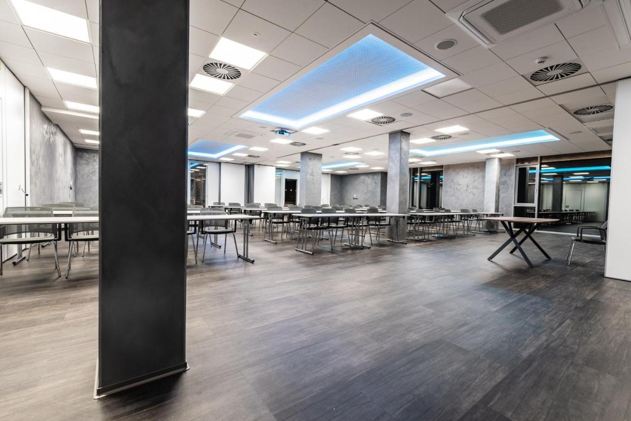 Nutrend World Hotel Olomouc Bagian luar foto